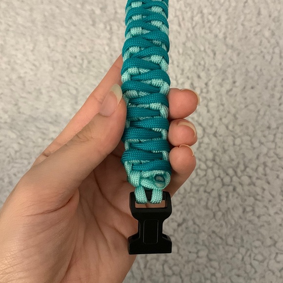 Cyan Blue and Turquoise Paracord Bracelet - Picture 10 of 14